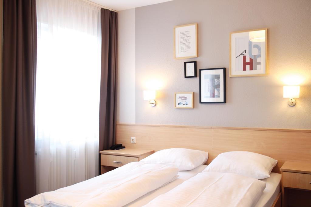 Hotel Friedrichstrasse Lampertheim Quarto foto